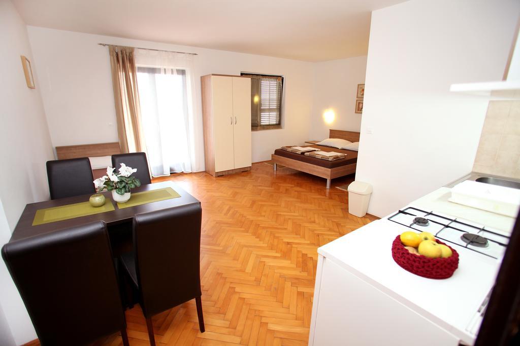 Apartments Victoria Trogir Extérieur photo